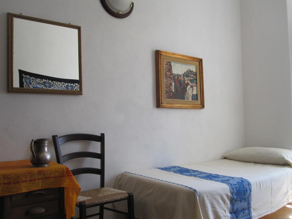 סאסארי Campi Elisi B&B חדר תמונה
