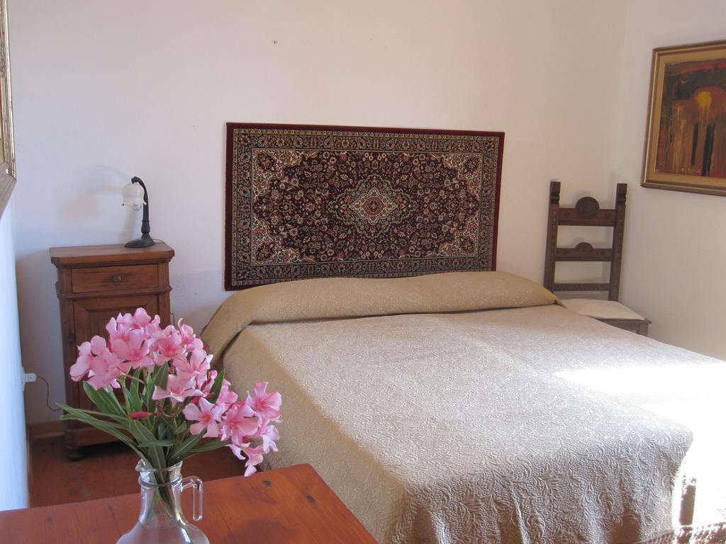 סאסארי Campi Elisi B&B חדר תמונה